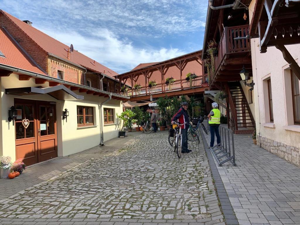 Hotel Garni Zum Rebstock Naumburg  Ngoại thất bức ảnh