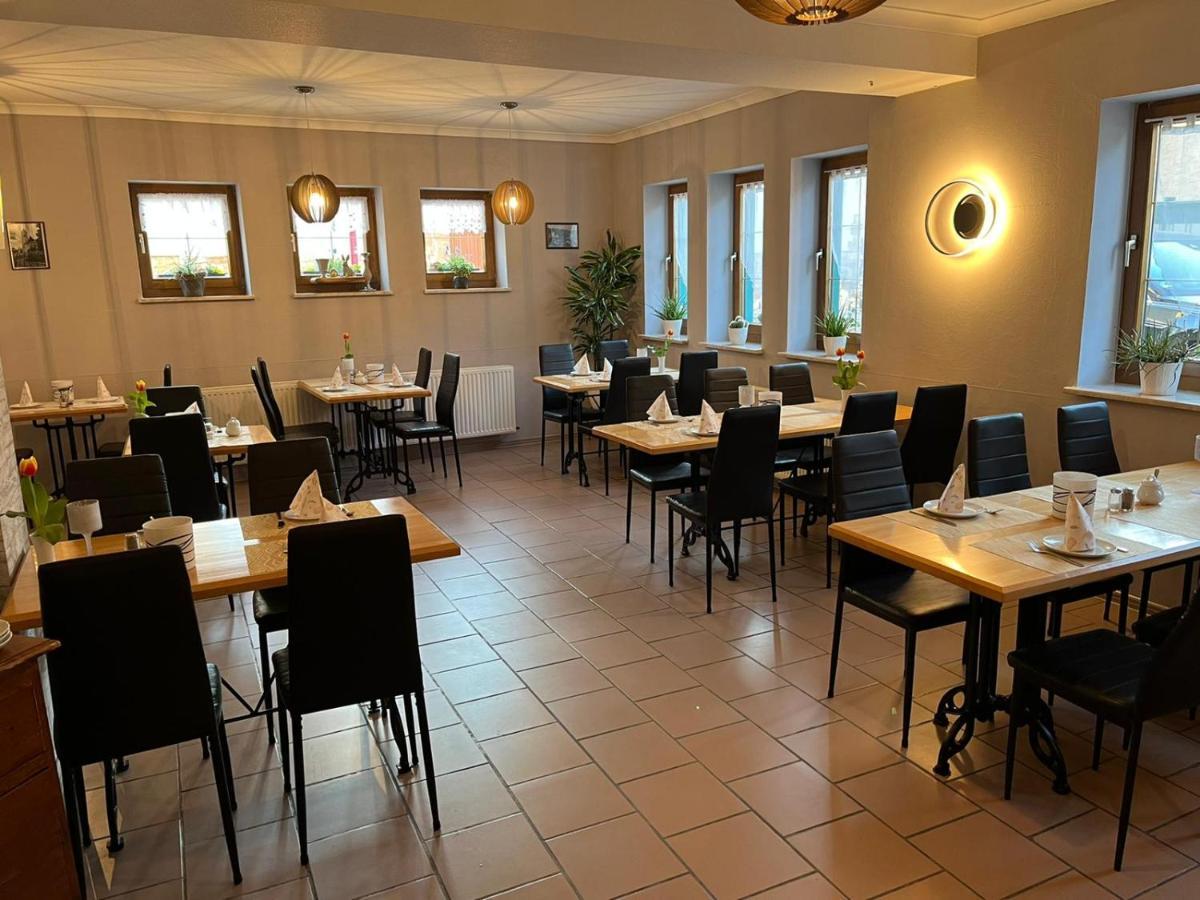 Hotel Garni Zum Rebstock Naumburg  Ngoại thất bức ảnh
