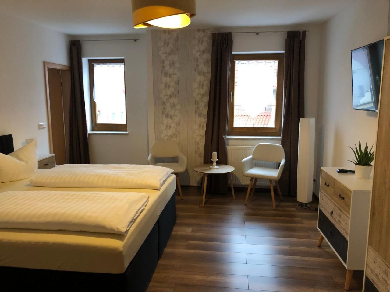 Hotel Garni Zum Rebstock Naumburg  Ngoại thất bức ảnh