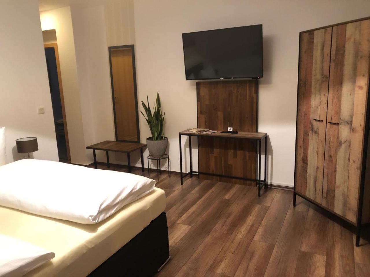 Hotel Garni Zum Rebstock Naumburg  Ngoại thất bức ảnh